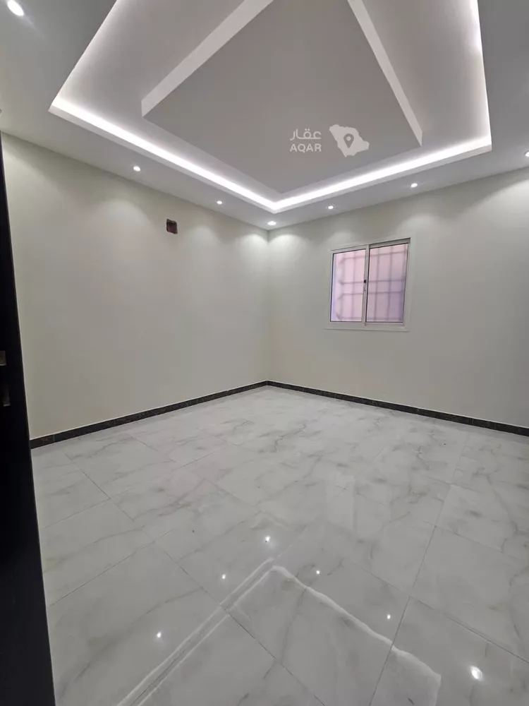 فيلا للبيع في شارع عمر مكرم, حي الرمال, مدينة الرياض, منطقة الرياض 7