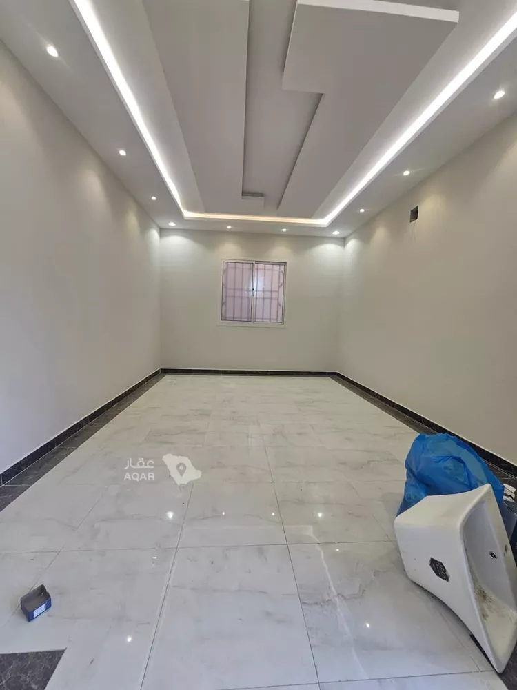 فيلا للبيع في شارع عمر مكرم, حي الرمال, مدينة الرياض, منطقة الرياض صورة 2