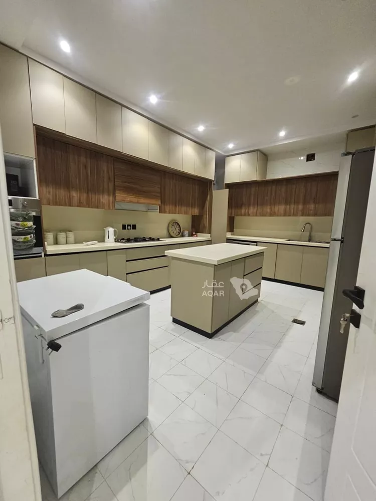 Floor for Sale in Riyadh Ar Rimal 3
