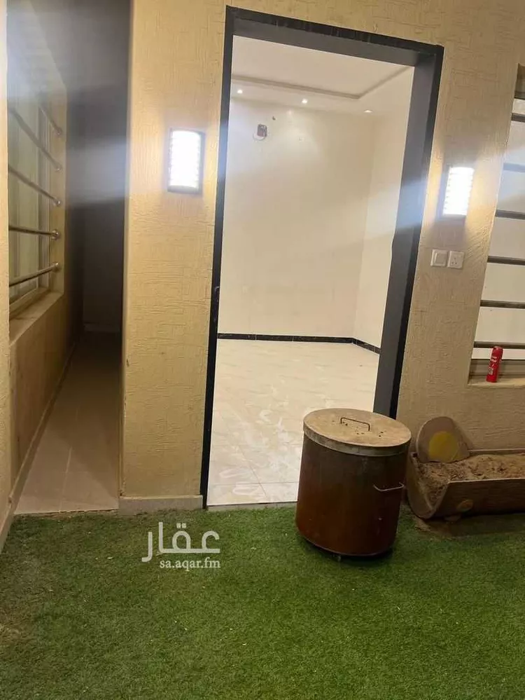 فيلا للبيع في شارع عمر بن عبدالكريم المكي, حي بدر, مدينة الرياض, منطقة الرياض صورة 3