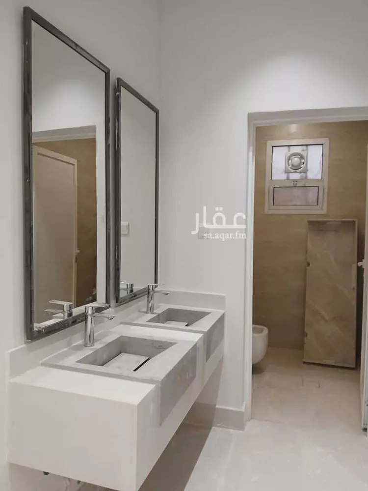 فيلا للبيع في شارع محمد صالح مرداد, حي الرمال, مدينة الرياض, منطقة الرياض صورة 2
