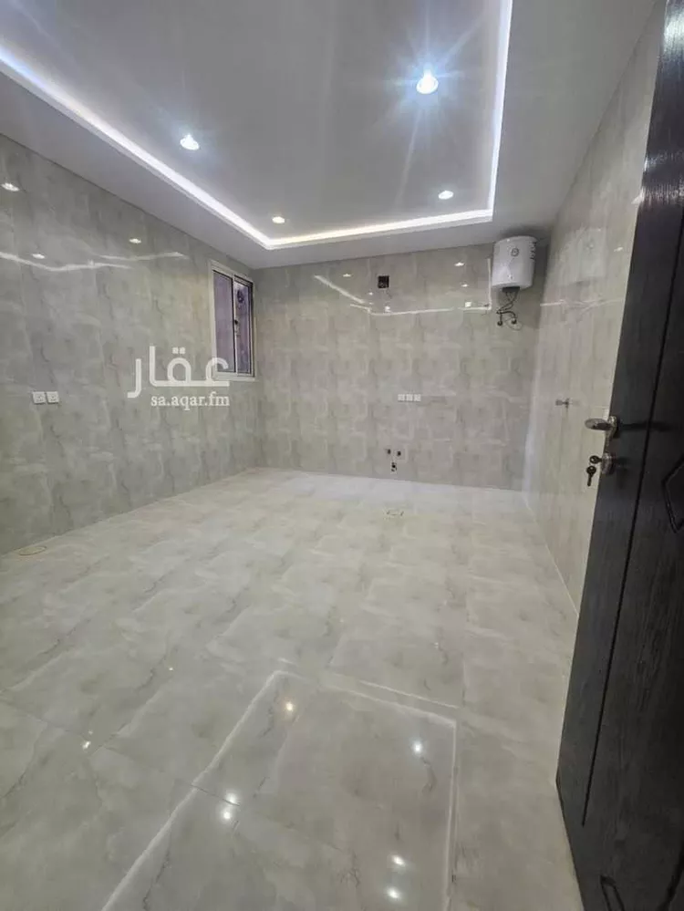 فيلا للبيع في شارع عمر مكرم, حي الرمال, مدينة الرياض, منطقة الرياض 12