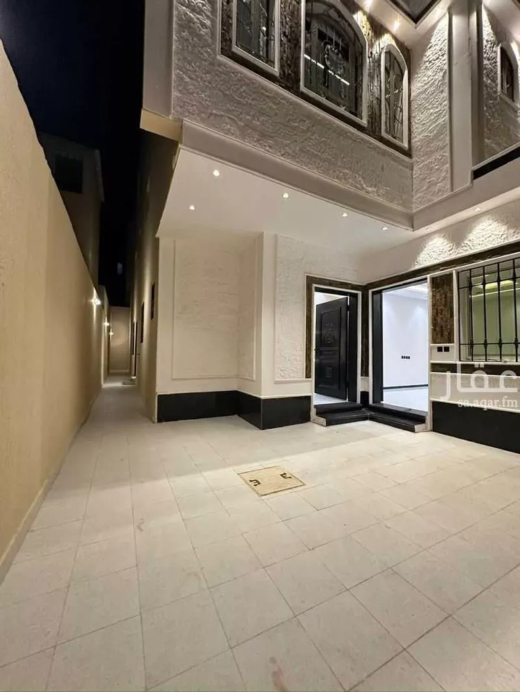 Floor for Sale in Riyadh Al Janadriyah