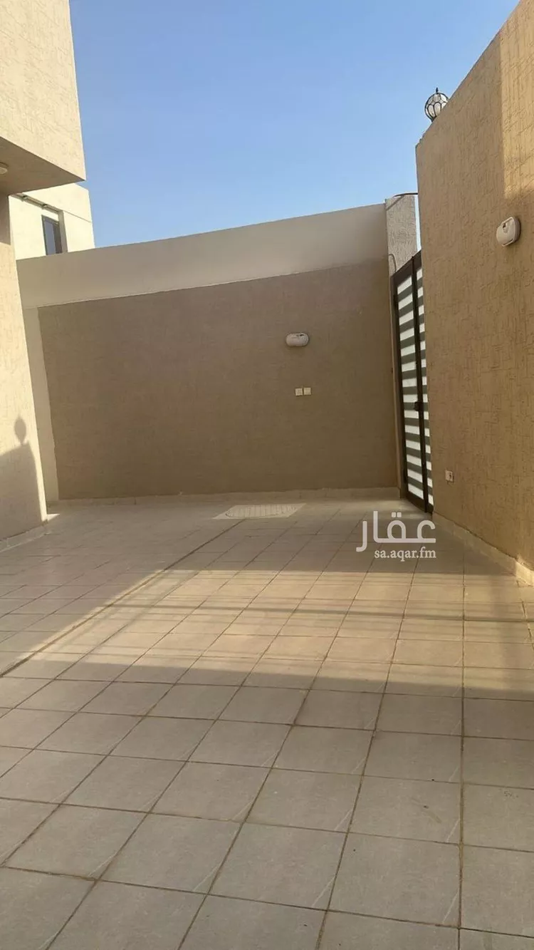 فيلا للبيع في شارع الاسره, حي العقيق, مدينة الخبر, المنطقة الشرقية صورة 2