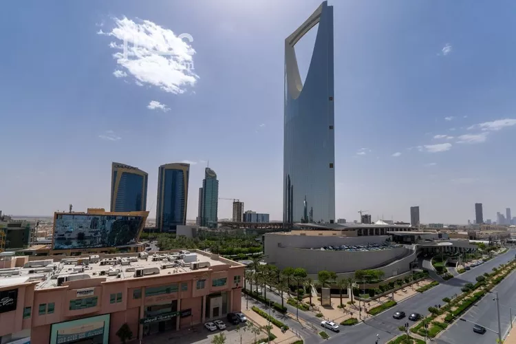 شقة للإيجار في شارع عبدالله بن زمعة, حي العليا, مدينة الرياض, منطقة الرياض 15