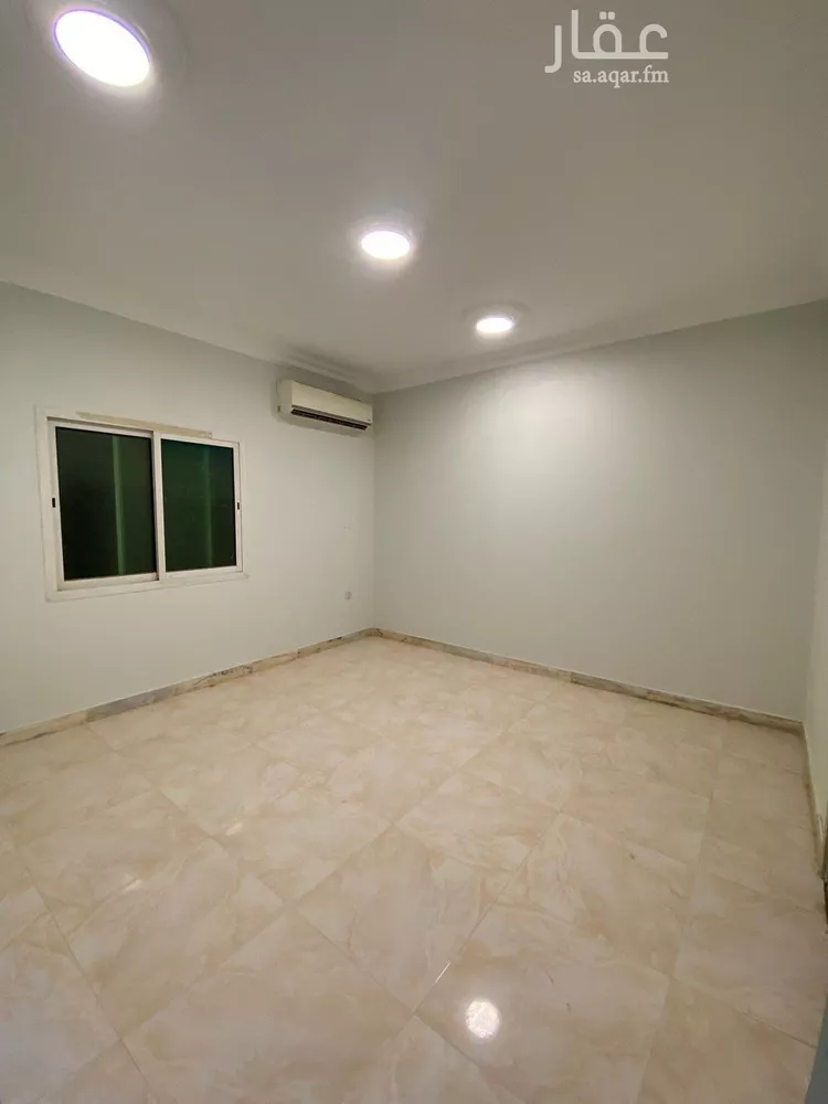 Floor for Rent in Riyadh Al Falah 12