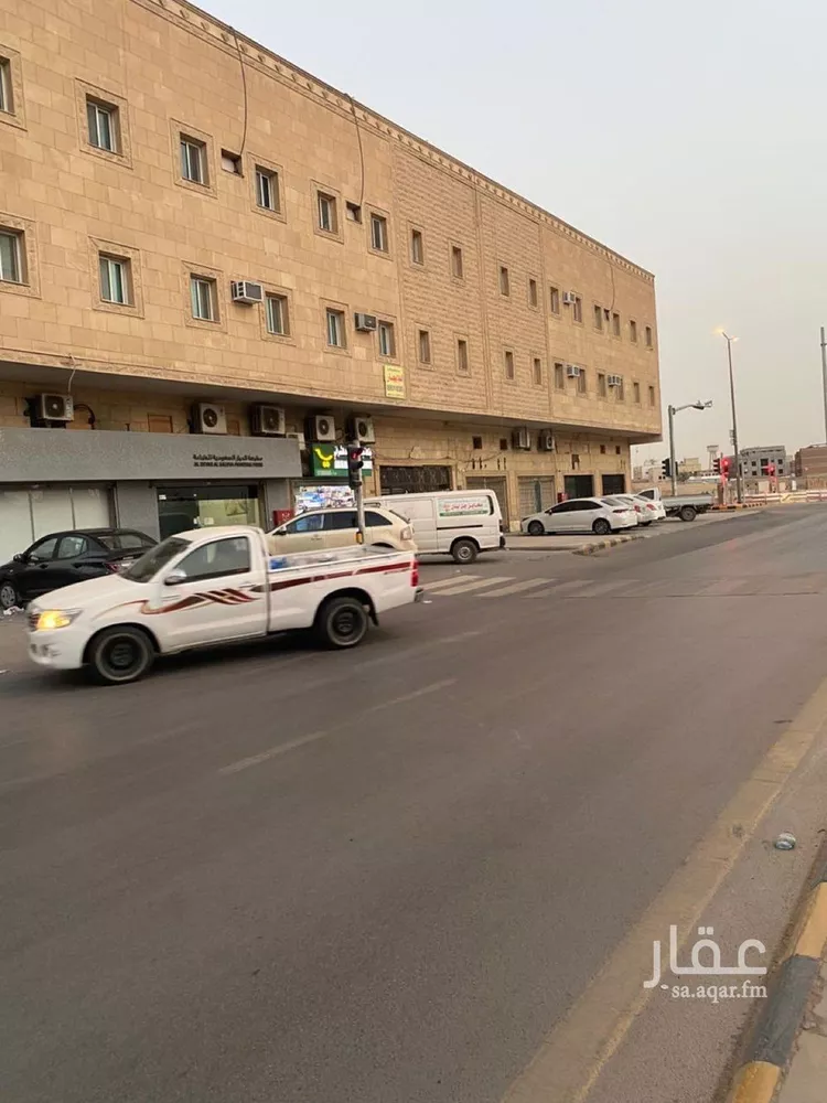 مكتب تجاري للإيجار في شارع الشيخ سلمان بن حمد آل خليفة, حي الملز, مدينة الرياض, منطقة الرياض صورة 2