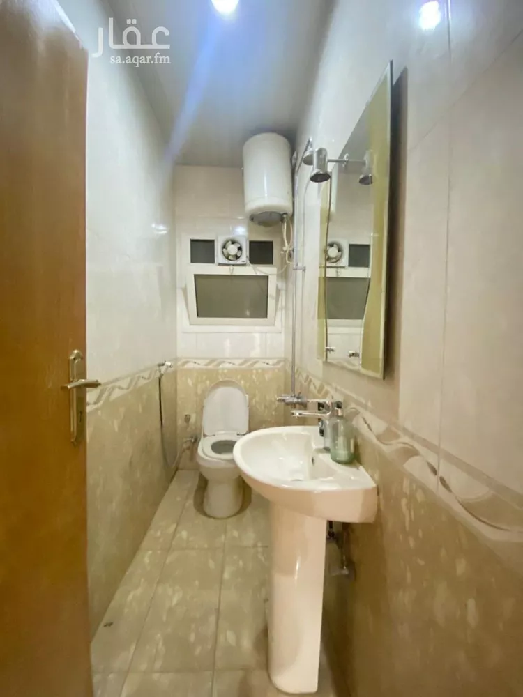 مكتب تجاري للإيجار في شارع الشيخ سلمان بن حمد آل خليفة, حي الملز, مدينة الرياض, منطقة الرياض صورة 4