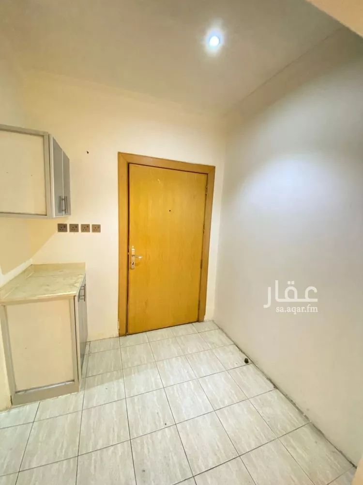 شقة للإيجار في شارع جرير بن عبدالله البجلي, حي مغرزات, مدينة الرياض, منطقة الرياض صورة 2