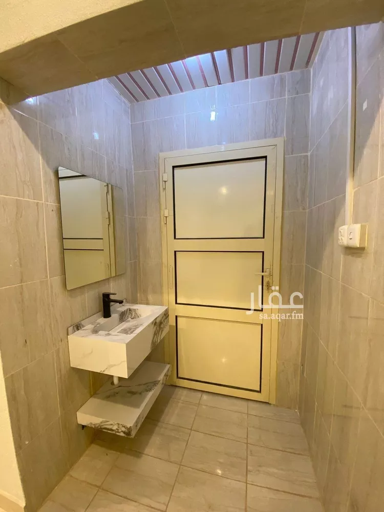 Floor for Rent in Riyadh Al Falah 9
