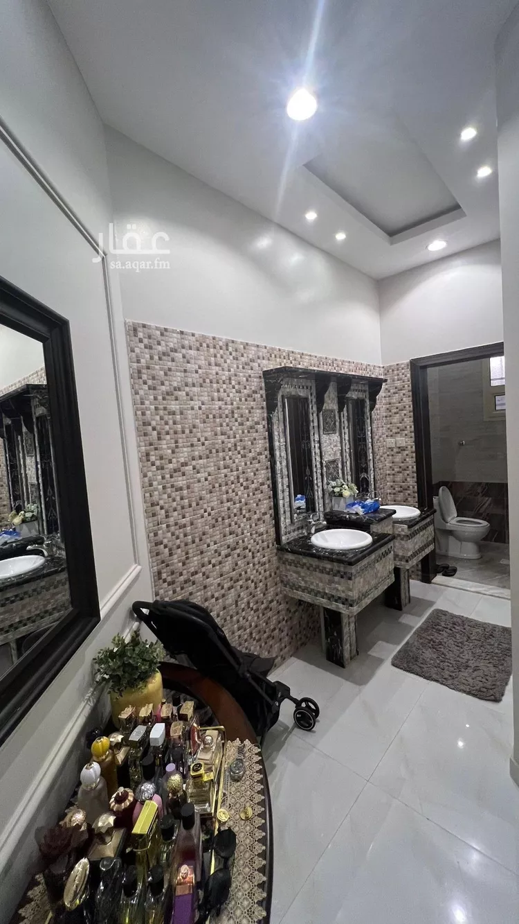 فيلا للبيع في شارع أحمد بن بكر بن بقية, حي العارض, مدينة الرياض, منطقة الرياض صورة 3