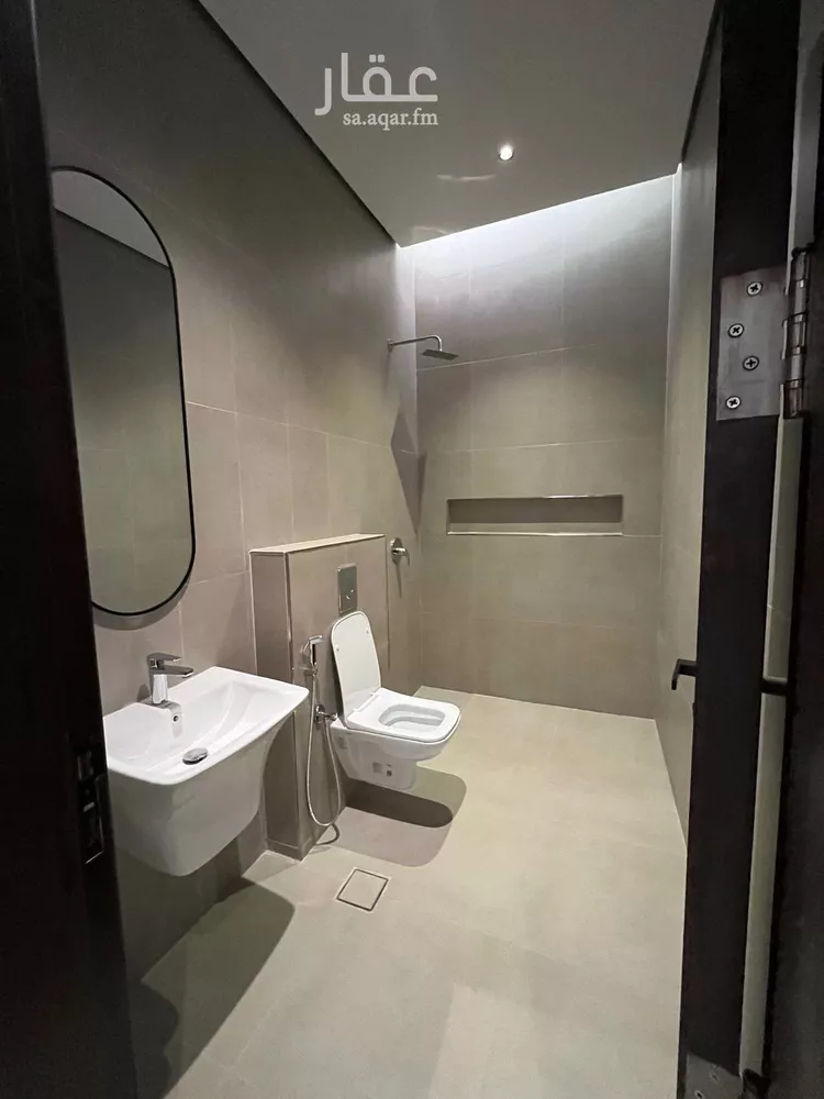 دور للبيع في شارع الحدائق ، حي النفل ، الرياض ، منطقة الرياض صورة 5