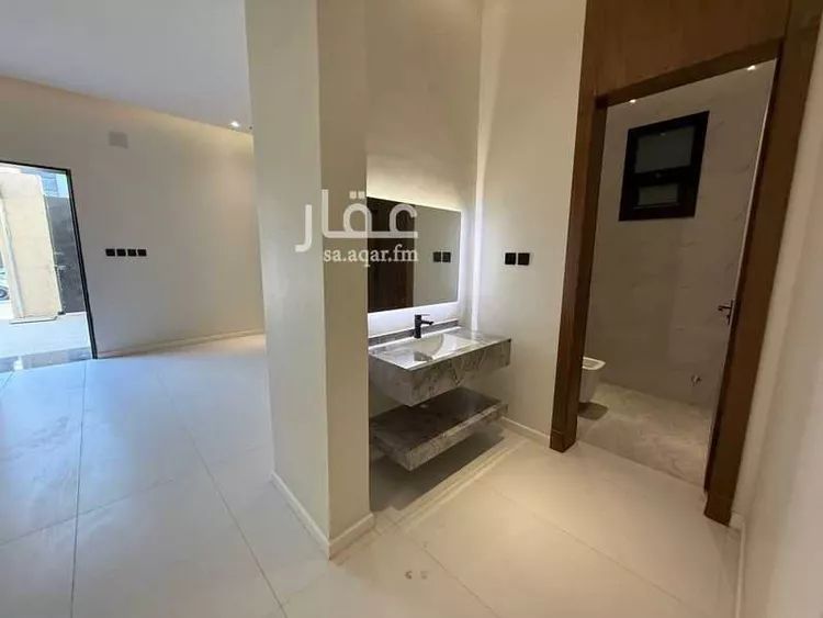 فيلا للبيع في شارع ابن أبي الفخار, حي عكاظ, مدينة الرياض, منطقة الرياض صورة 4