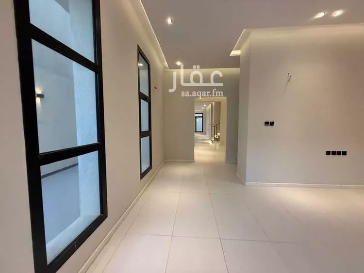 فيلا للبيع في شارع ابن أبي الفخار, حي عكاظ, مدينة الرياض, منطقة الرياض صورة 3