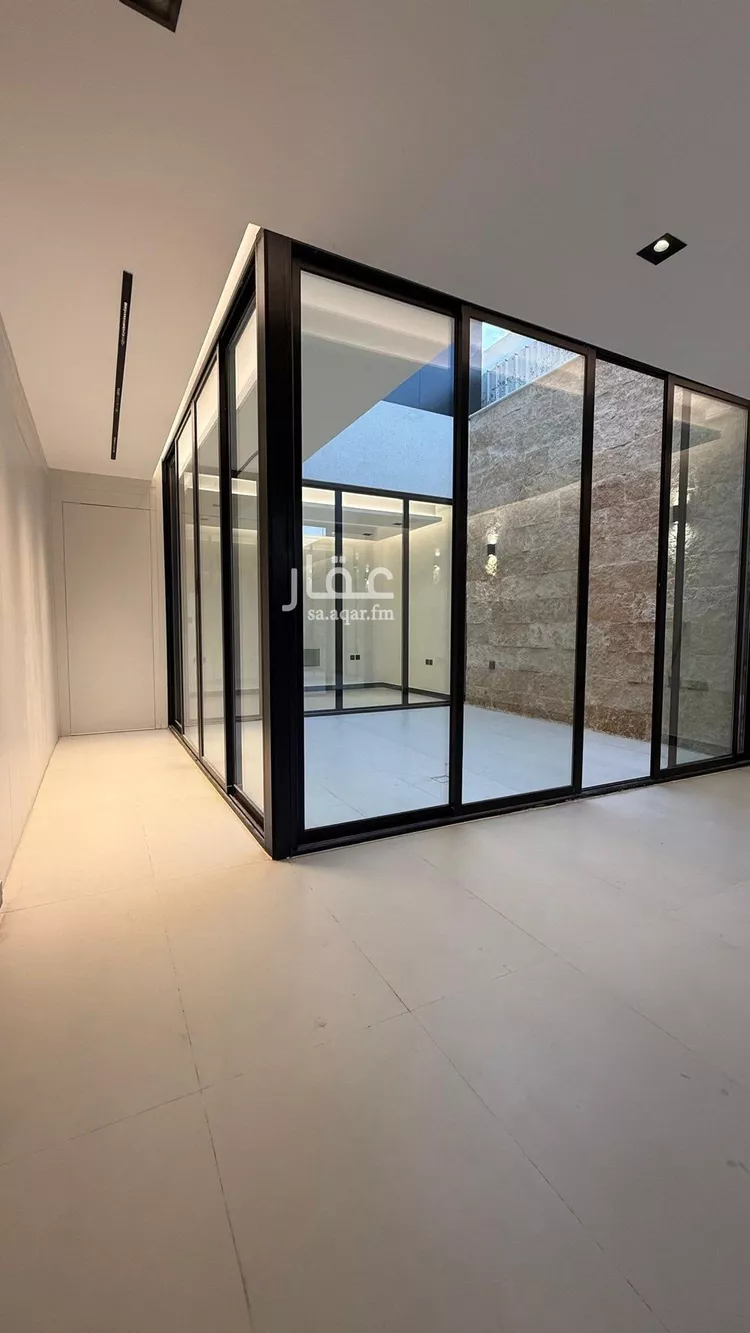 دور للبيع في شارع السوالمة, حي المروج, مدينة الرياض, منطقة الرياض صورة 2