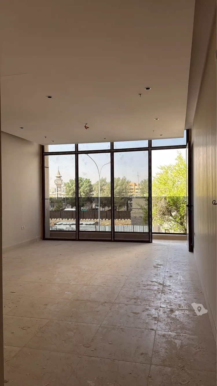 عمارة للبيع في شارع أم رومان, حي الضباط, مدينة الرياض, منطقة الرياض صورة 3