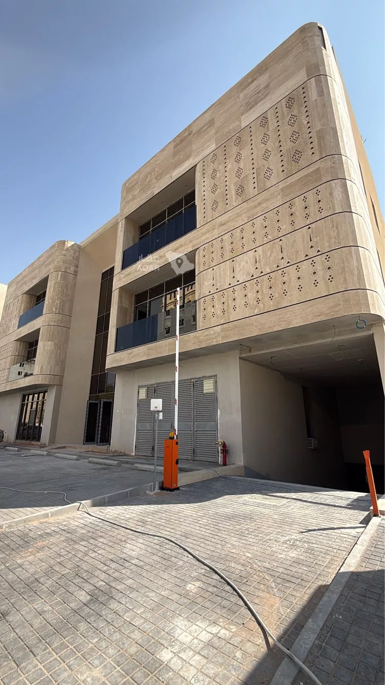 عمارة للبيع في شارع أم رومان, حي الضباط, مدينة الرياض, منطقة الرياض