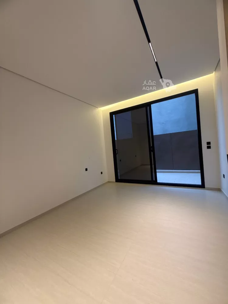 Floor for Sale in Riyadh Al Arid 9