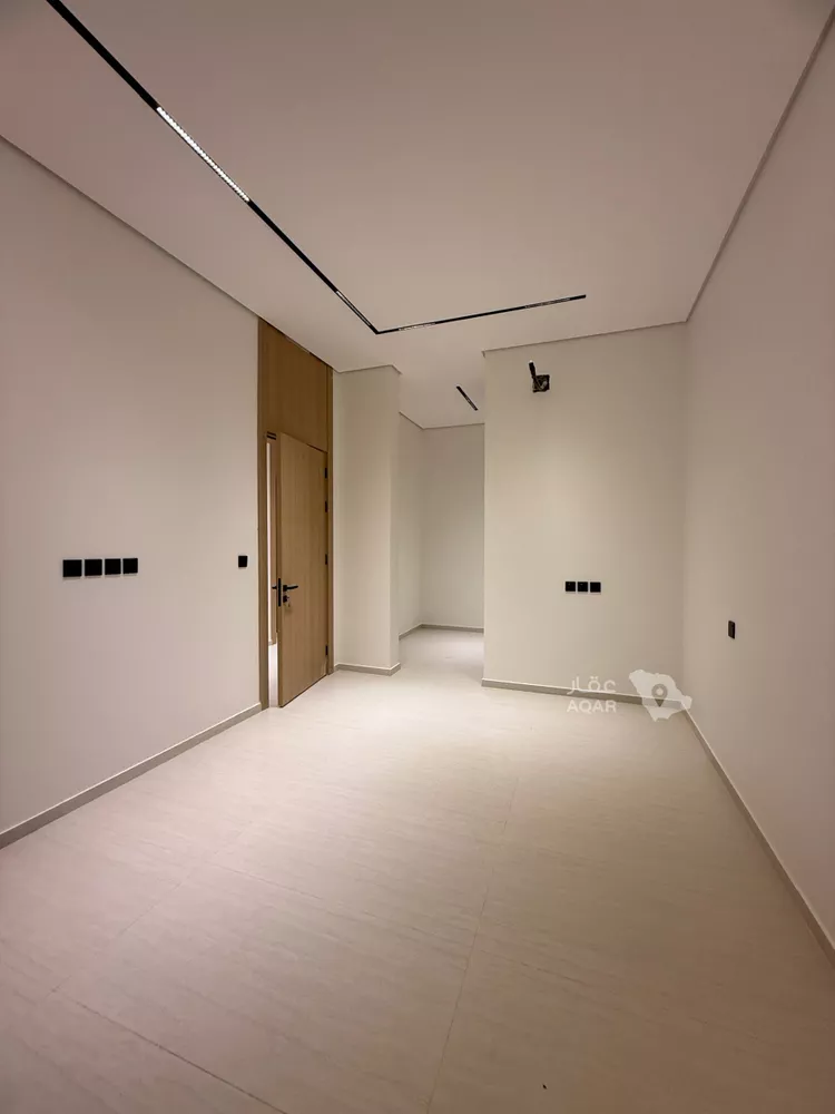 Floor for Sale in Riyadh Al Arid 6