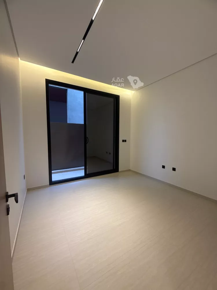 Floor for Sale in Riyadh Al Arid 12