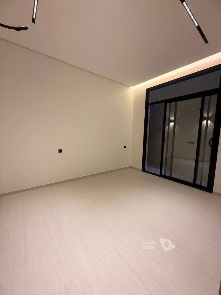 Floor for Sale in Riyadh Al Arid 8