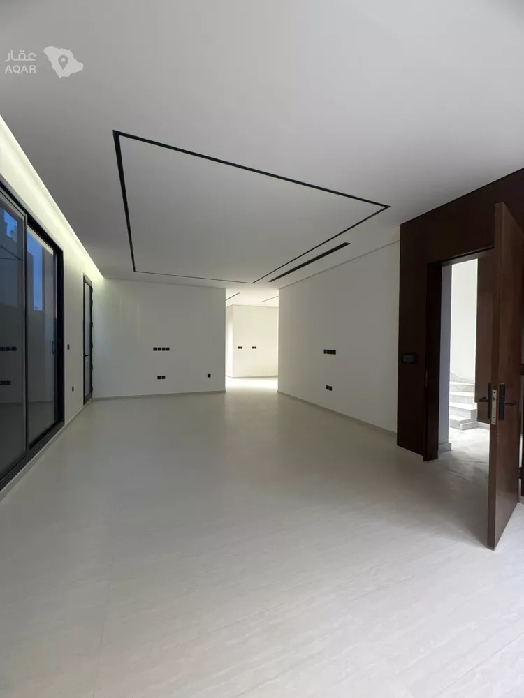 Floor for Sale in Riyadh Al Arid 6