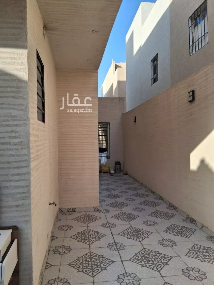 فيلا للبيع في شارع المؤتمن الساجي, حي بدر, مدينة الرياض, منطقة الرياض 7