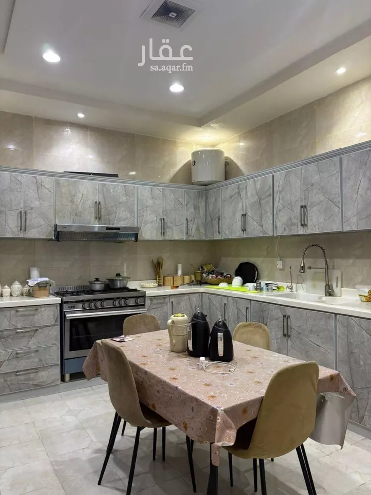 فيلا للبيع في شارع تميم الداري, حي شبرا, مدينة الرياض, منطقة الرياض صورة 3