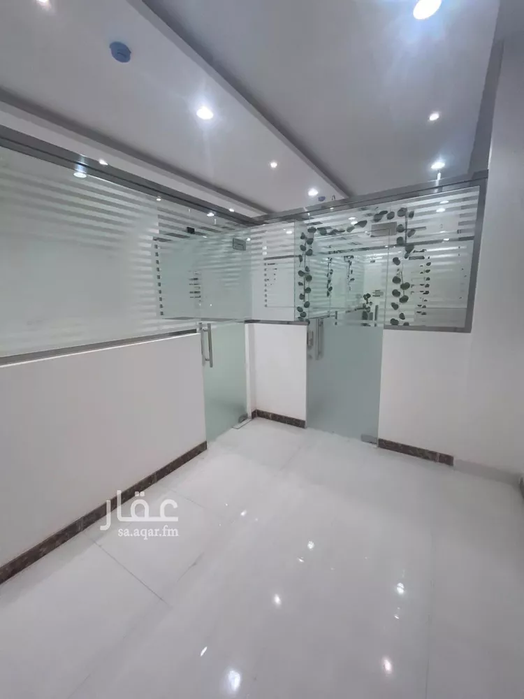 Commercial Office for Rent in Riyadh Al Uraija Al Gharbiyah صورة 4