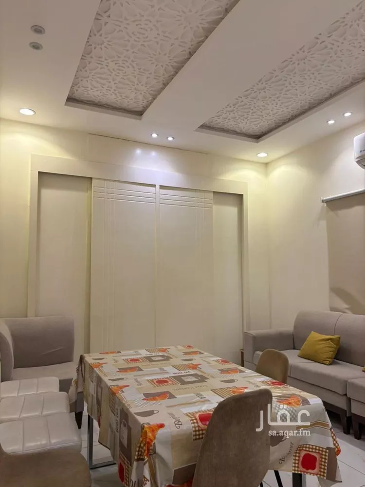 فيلا للبيع في شارع تميم الداري, حي شبرا, مدينة الرياض, منطقة الرياض صورة 2