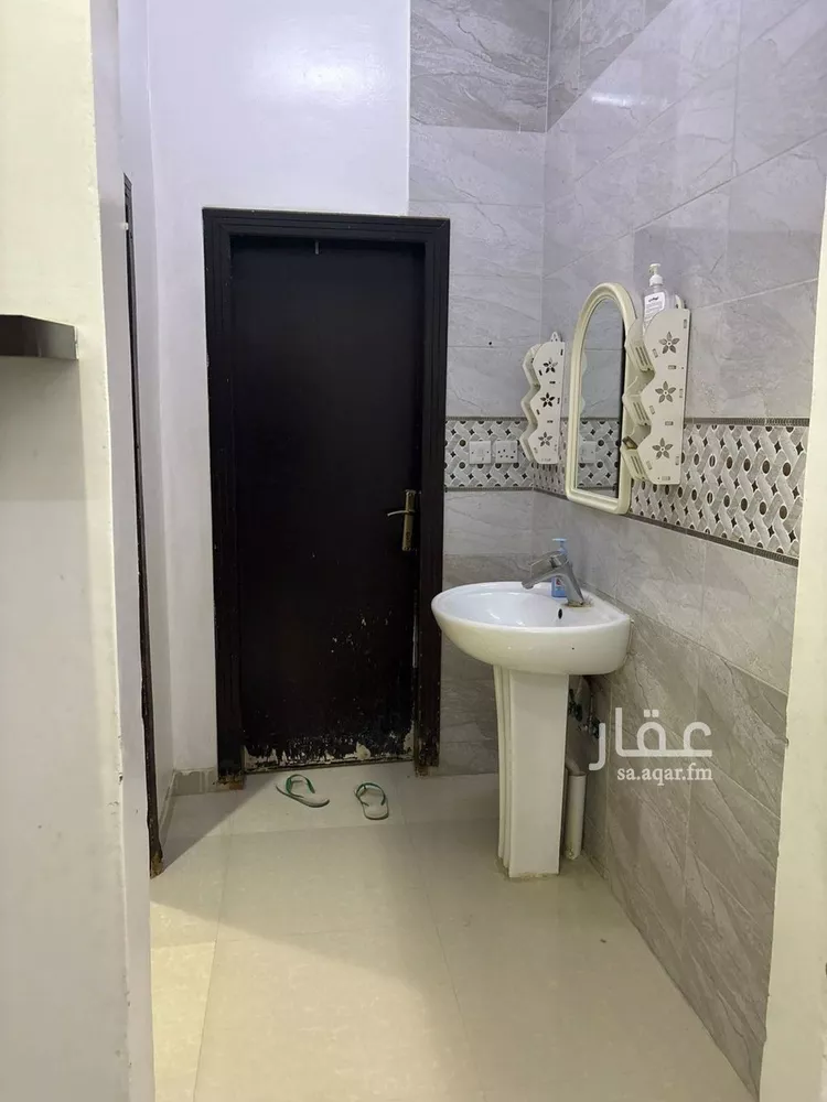شقة للإيجار في شارع الجميل ابن حاتم, حي ظهرة لبن, مدينة الرياض, منطقة الرياض