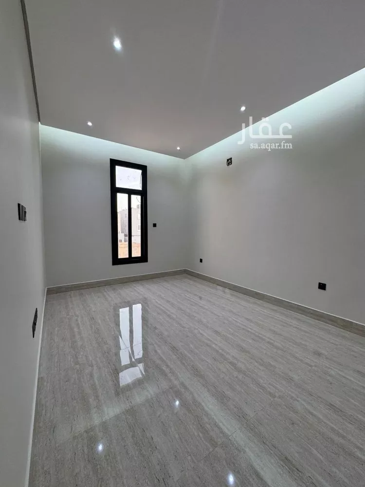 Floor for Sale in Riyadh Ar Rimal 7