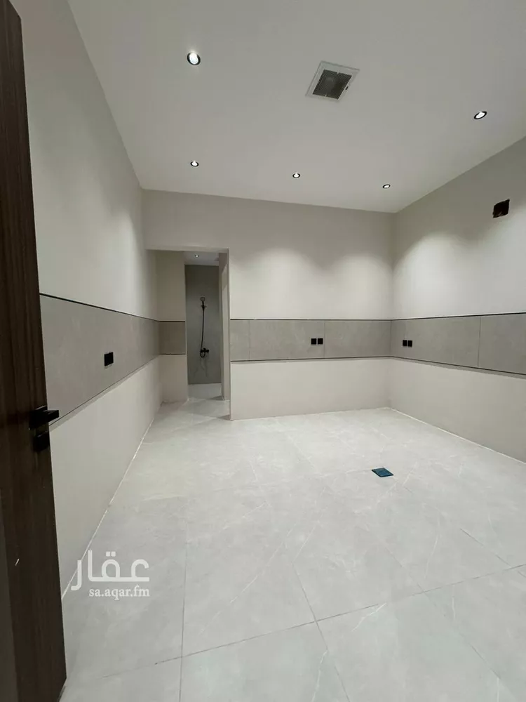 Floor for Sale in Riyadh Al Maizilah 10