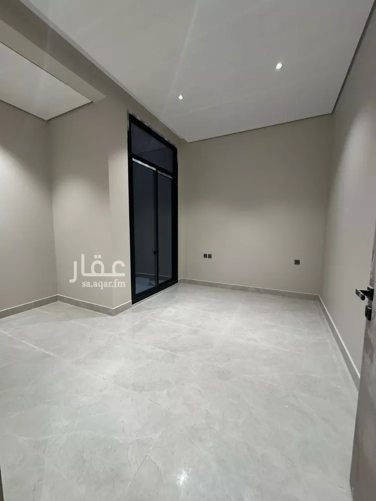 Floor for Sale in Riyadh Al Maizilah 7