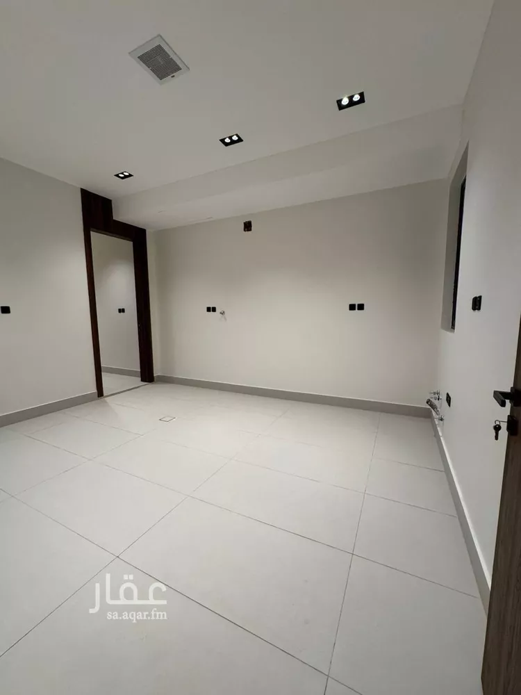 دور للبيع في شارع ابن قزمان, حي الخليج, مدينة الرياض, منطقة الرياض صورة 2