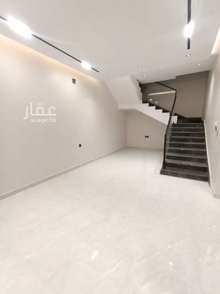 دور للبيع في شارع رقم 395, حي المونسية, مدينة الرياض, منطقة الرياض صورة 4