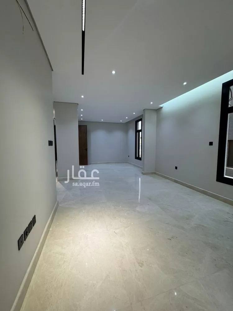 Floor for Sale in Riyadh Ar Rimal 9