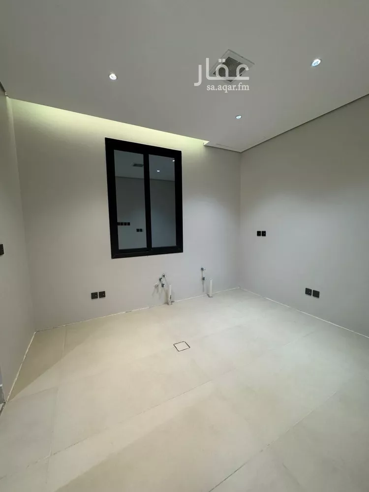 Floor for Sale in Riyadh Al Janadriyah 6