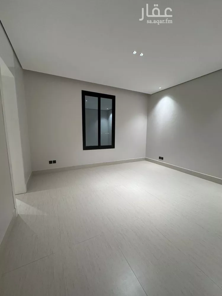 Floor for Sale in Riyadh Al Janadriyah 7
