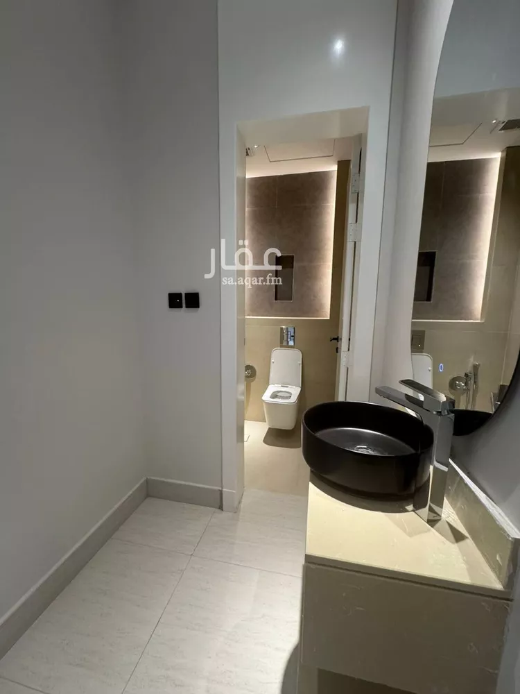 Floor for Sale in Riyadh Al Janadriyah 8