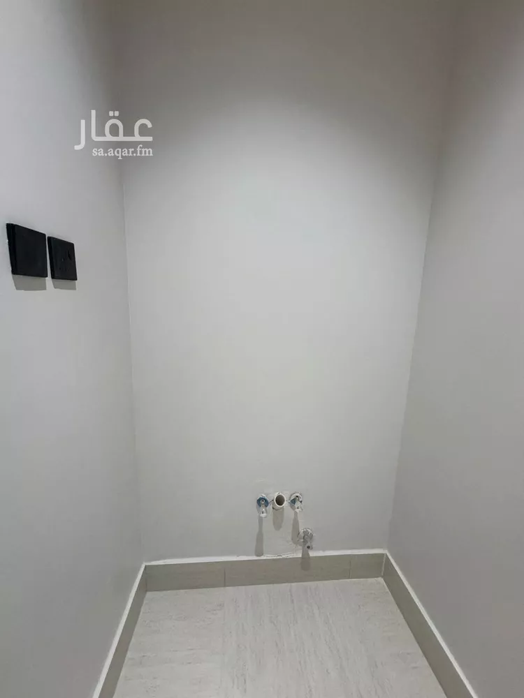 Floor for Sale in Riyadh Al Janadriyah 10