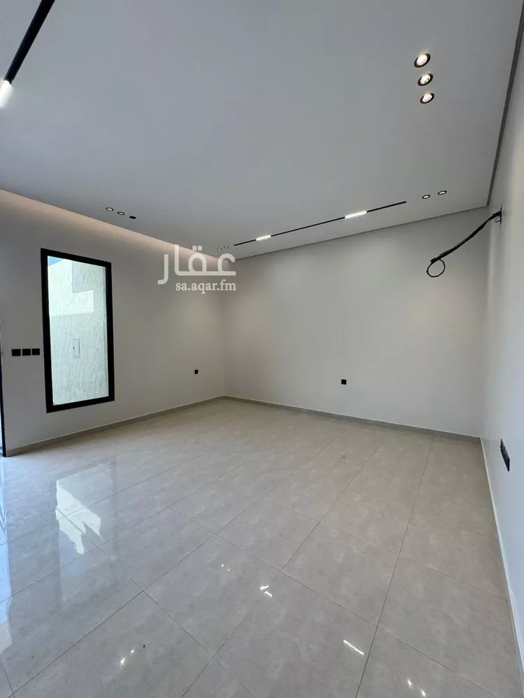 Floor for Sale in Riyadh Al Janadriyah 9