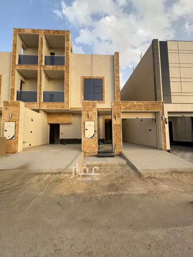 دور للبيع في شارع الرايه, حي الجنادرية, مدينة الرياض, منطقة الرياض