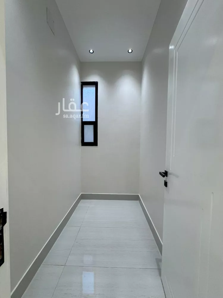 Floor for Sale in Riyadh Al Janadriyah 8