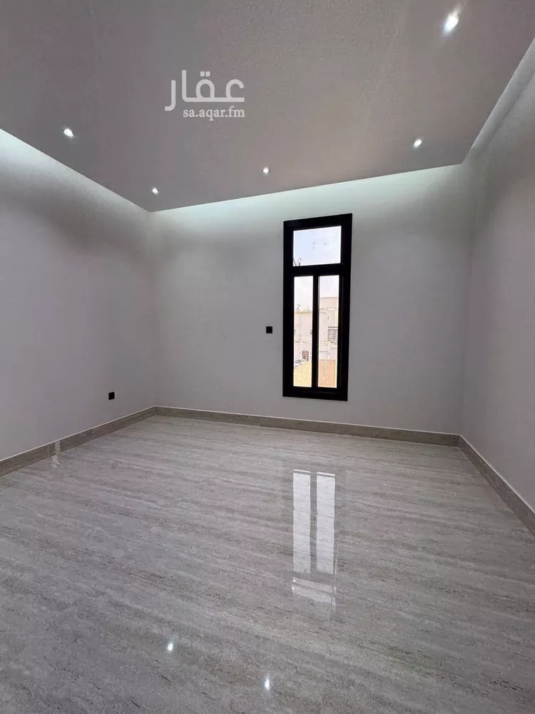 Floor for Sale in Riyadh Ar Rimal 6