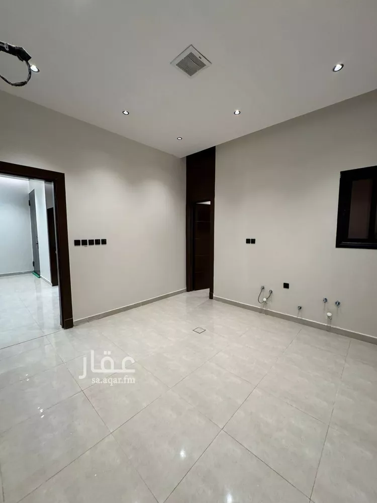 Floor for Sale in Riyadh Al Janadriyah 8