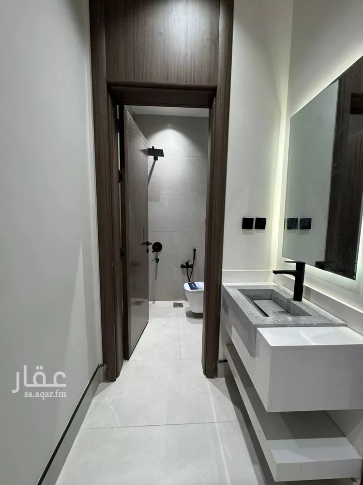 Floor for Sale in Riyadh Al Maizilah 8