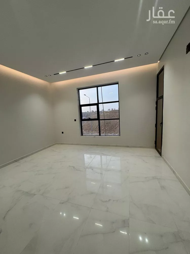 Floor for Sale in Riyadh Al Janadriyah 7