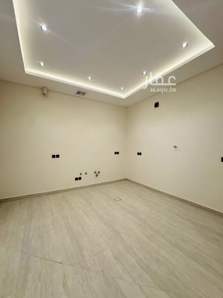 Floor for Sale in Riyadh Ar Rimal 7