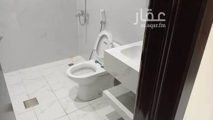 شقة للإيجار في شارع شارع الامام احمد بن حنبل, حي المحمدية 2, مدينة جازان, منطقة جازان صورة 3